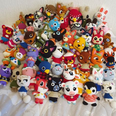 Here you can find all my individual Animal Crossing related patterns! Crochet Nintendo Characters, Acnh Flurry, Animal Crossing Amigurumi, Animal Crossing Plush, Animal Crossing Characters, Crochet Design Pattern, Fun Crochet Projects, Crochet Stuff, Diy Crochet Projects