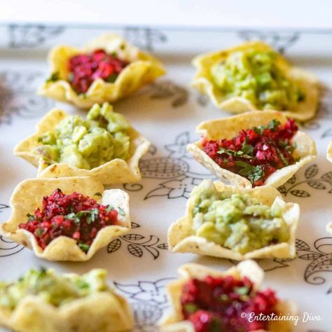 Red Appetizers, Party Appetizers For A Crowd, Holiday Appetizer Recipes, Best Christmas Appetizers, Holiday Party Appetizers, Appetizers Christmas, Cranberry Salsa, Christmas Party Table, Holiday Appetizers Recipes