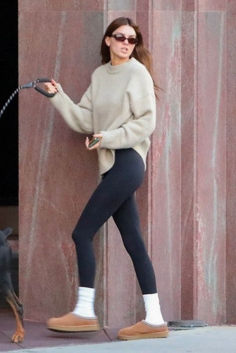 Model Off Duty Style Leggings, Kendall Jenner Winter Outfits, Athlesuire Outfit, Kendall Kardashian, Kendall Jenner Casual Outfits, Kendall Jenner Workout, Kendall Jenner Casual, Kendall Jenner Outfits Casual, Calm Fits