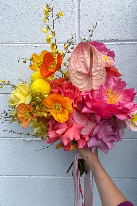 Diy With Flowers, Boutique Flowers, Colorful Bridal Bouquet, Bright Wedding Flowers, Colorful Wedding Flowers, Flower Installation, Colorful Bouquet, Deco Floral, Bright Flowers