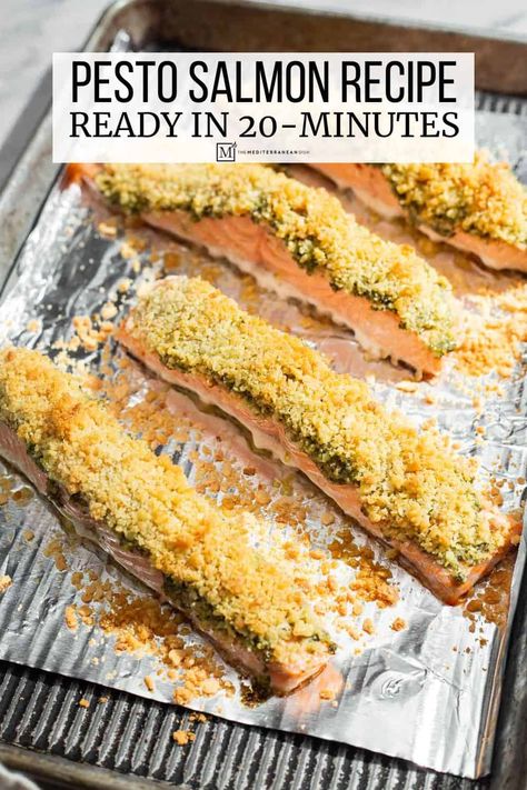 Easy Pesto Salmon with a Crispy Breadcrumb Crust Spicy Salmon Recipes, Pesto Salmon Recipe, Salmon Crispy, Quick And Easy Weeknight Dinners, Oven Roasted Salmon, Sea Bass Recipes, 400 Calorie Meals, Mediterranean Foods, Pesto Salmon