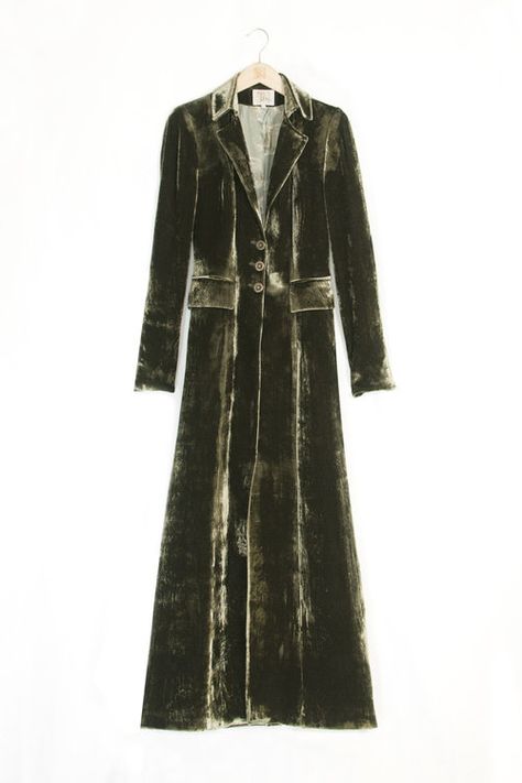 Classic Coat Long Velvet Coat, Velvet Coat Outfit, Clothes Green, Cut Blazer, Classic Coat, Velvet Coat, Moda Boho, Classic Coats, Velvet Fashion