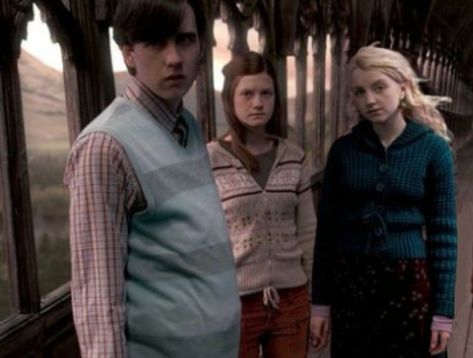 the silver trio   #silvertrio #harrypotter #ginnyweasley #bonniewright #ronweasley #nevillelongbottom #mattewlewis #lunalovegood #evannalynch The Silver Trio, Matthew Lewis, Harry Potter Background, Harry Potte, Neville Longbottom, Bonnie Wright, Harry Potter Tumblr, Ginny Weasley, Harry Potter Wallpaper