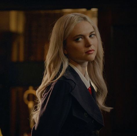 The Vampire Diaries Universe, Vampire Diaries Universe, Jenny Boyd, Lizzie Saltzman, The Vampire Diaries, The Vampire, Vampire Diaries, Universe, Fan