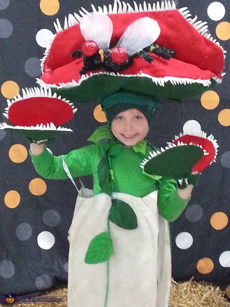 Diy Venus Fly Trap Halloween Costume, Venus Flytrap Costume, Venus Fly Trap Costume, Trap Clothes, Fly Costume, Diy Fly Trap, 2017 Halloween Costumes, Handmade Halloween Costumes, Halloween Infantil