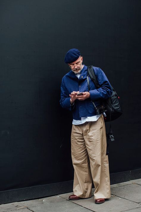 London Fashion Week Street Style Men, Workout Man, London Fashion Week Mens, Mens Fashion Rugged, Mens Fashion Inspiration, Mens Fashion Week, Style Looks, Mens Fashion Summer, 가을 패션