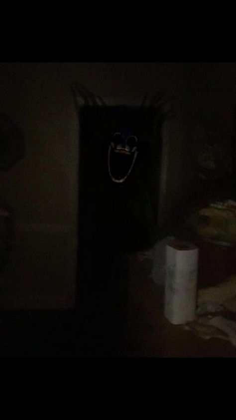 Scary Horror Pictures, Scary Fnaf Images, Very Scary Photos, Disturbing Images Scary, Scary Disturbing Images, Scary Core, Horrifying Images, Terrifying Images, Scary Pics