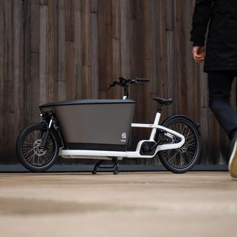 Cargo Bike Design, Urban Bicycle Design, Cargo Bike Kids, Bullitt Cargo Bike, Bike Cargo Trailer, Bike Cart, Electric Cargo Bike, Honda Super Cub, E Bicycle