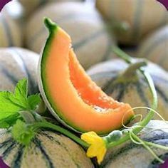 Cantaloupe Pictures, Melon Cake, Yummy Fruit, Watermelon Drink, Nature's Bounty, Food Pics, Bountiful Harvest, Tutti Frutti, Fruit Basket