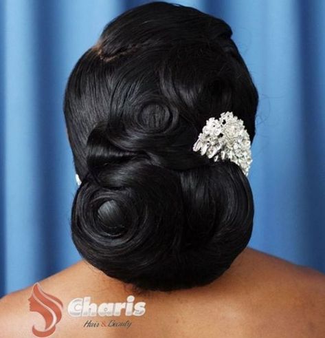 Updo For Long Thick Hair, African American Bride Hairstyles, Modern Bridal Hairstyles, Hairstyles Buns, Black Brides Hairstyles, Loose Bun, Black Weddings, Black Wedding Hairstyles, Wavy Hairstyle