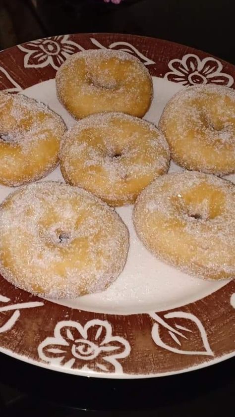 Donut Snapchat Story, Donut Snapchat, Snapchat Story, Food Drink Photography, Delicious Donuts, Food Wallpaper, Snap Food, Fake Food, Food Snapchat