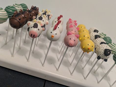 Farm Animal Cake Pops, Cake Farm, Farm Animal Cake, Animal Cake Pops, Barnyard Cake, Farm Animal Cupcakes, Farm Animal Cakes, Farm Cake Pops, Candy Party Table