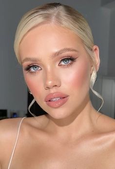 Old Money Wedding Makeup, Bridal Makeup For Blondes Blue Eyes, Bridal Make Up Soft Glam, Soft Wedding Makeup For Blue Eyes, Blonde Hair Bride, Festival Make Up Ideas, Blonde Hair Blue Eyes Makeup, Commercial Makeup, Bridal Makeup For Blue Eyes