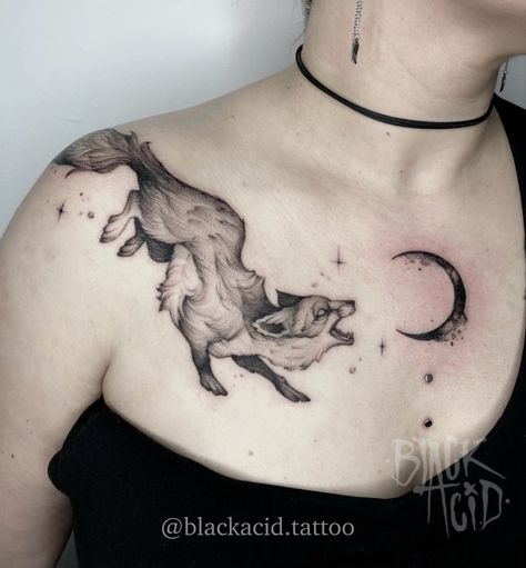 #tattoo #tattooidea #pomyslnatatuaz #tatuazkobiecy #chesttattoo #tattooideas #tatuaz #fox #foxtattoo #darktattoo #dotwork #dotworktattoo Fox Chest Tattoo, Underboob Tattoos, Underboob Tattoo, Collar Bone Tattoo, Tattoo Placement, Chest Tattoo, Shoulder Tattoo, Body Suit, Fox