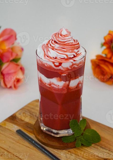 Red Velvet Frappe, Frappe, Whipped Cream, Red Velvet, Milk, Dessert, Velvet, Cream, Red