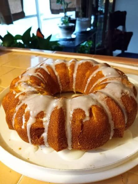 Paula Deen | Peach Cake with a box cake mix | Facebook Mountain Dew Cake, Lemon Buttermilk Pound Cake, Buttermilk Pound Cake, Lavender Cake, Sour Cream Pound Cake, Lemon Bundt Cake, Peach Cake, Lemon Drizzle, Duncan Hines