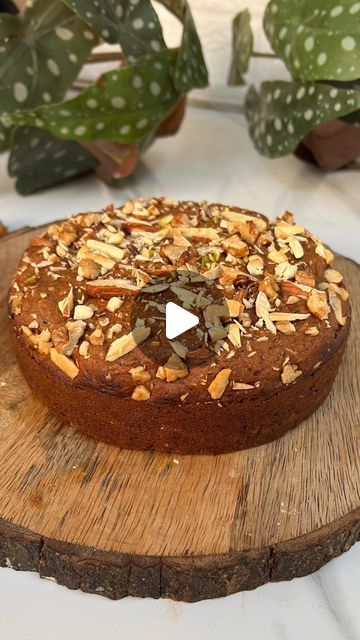 Date And Carrot Cake, Carrot And Dates Cake Recipe, Khajoor Recipe, Teacakes Recipe, Carrots And Dates, Anyone Can Cook, Date Cake, Oat Cakes, Tea Cake