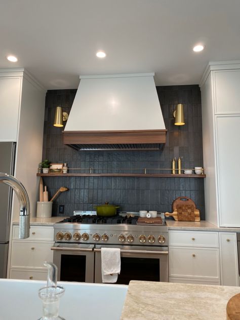 Ledge Behind Range, Small Kitchen Range Hood, Kitchen Range Alcove, Kitchen Range Wall Ideas, Stove And Hood Ideas, Arch Over Stove, Shelf Above Range, Kitchen Stove Hoods Ideas, Kitchen Island Layout