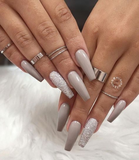 NAILS ♠️♠️♠️♠️♠️ Stars Nails, Engagement Nails, Image Nails, Summer Nail Art, Valentine Nails, Winter Nails Acrylic, Colorful Nails, Gray Nails, Vacation Nails