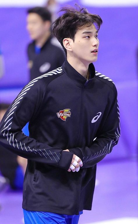 Korean Volleyball Men, Lim Sungjin Volleyball, Sungjin Volleyball, Lim Sungjin, Volleyball Gear, Volleyball Uniforms, Volleyball Poses, Mens Volleyball, Cute Guy Pics