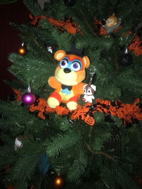 Fnaf Plush Pfp, Fnaf Christmas Wallpaper, Fnaf Christmas Icons, Fnaf Christmas Pfp, Christmas Fnaf, Fnaf Christmas, Fnaf Random, Fnaf Plushies, Fnaf Plush