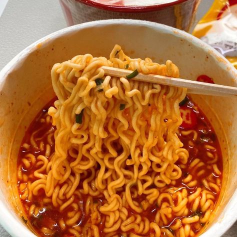 Breakfast Ideas Diet, Ramen Recipes Easy, Cibo Asiatico, Food Snack, Food Babe, Food Therapy, Delicacy Food, Yummy Comfort Food, Food Recepie