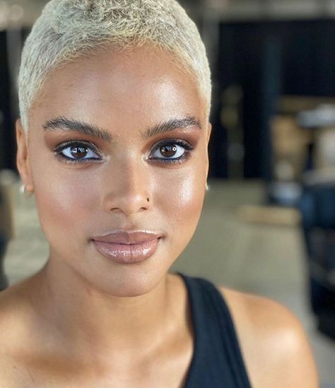 Alissa Ashley, Bald Haircut, Short Bleached Hair, Short Platinum Blonde Hair, Hair Black Women, Natural Hair Cuts, Natural Hair Short Cuts, Short Sassy Hair, Bald Hair