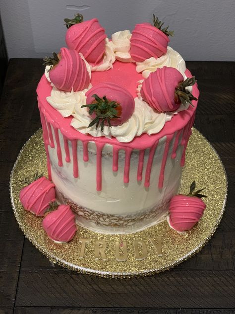 Strawberry Drip Cake, Valentines Cakes And Cupcakes, 17th Birthday Cake, Valentines Cakes, Birthday Magic, Baked Items, Cupcake Inspiration, Simple Cakes, 17 Birthday Cake