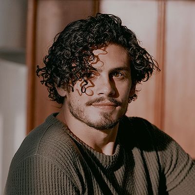 Tommy Martinez, Fade Haircut Curly Hair, Men's Curly Hairstyles, Man Bun Hairstyles, Men Haircut Curly Hair, Medium Curly Hair Styles, Coily Hair, Mens Cuts, Curly Hair Men