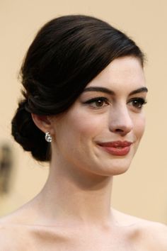 Oscar Hairstyles, Sanggul Modern, Red Carpet Hair, Chignon Hair, Low Bun Hairstyles, Elegant Wedding Hair, Wedding Hairstyles Updo, Bridal Hair And Makeup, Side Part