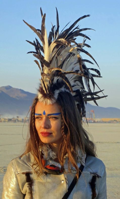 Woman in feather headdress at Burning Man 2013 Shambhala Outfits, Burning Intentions, Burn Outfits, Africa Burn, Afrika Burn, Burning Man 2015, Burning Man Costume, Festival Costume, Man Outfit