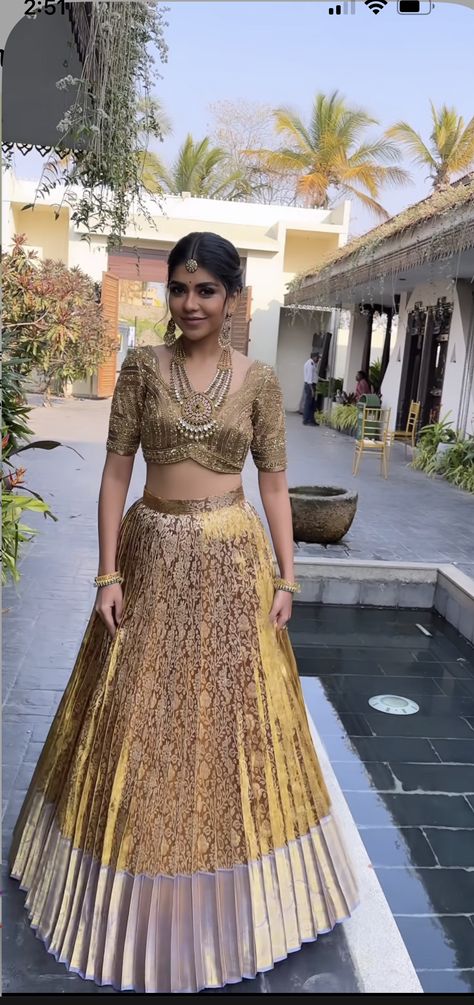 Gold Colour Lehanga, Lehenga Skirt Designs Latest, South Indian Wedding Dress For Sister, Pattu Skirt And Crop Top, South Indian Skirt And Blouse, South Indian Wedding Outfits Sisters, Kerala Style Skirt And Top, Indian Wedding Outfits Sisters, Lehenga Outfits