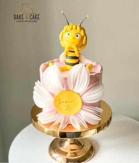 Bee Themed Cake, Flintstones Pebbles, Bumblebee Birthday, Bee Birthday Theme, Bumble Bee Cake, Bee Birthday Cake, Bee Themed Birthday, Bee Themed Birthday Party, Birthday Concept