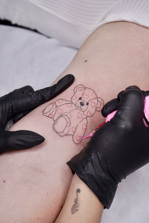 Teddy Bear Tattoo, Aesthetic Tattoo Ideas, Tattoo Heart, Bear Tattoos, Bear Tattoo, Discreet Tattoos, Girly Tattoos, Subtle Tattoos, Aesthetic Tattoo