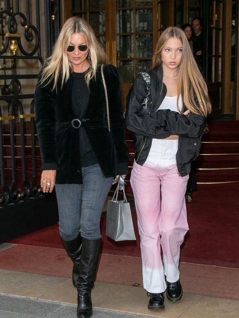 Kate Moss And Lila, Kate Moss Street Style, Lila Moss, Off Duty Outfits, Nude Flats, Bella Hadid Style, Hadid Style, Models Off Duty, Kate Moss