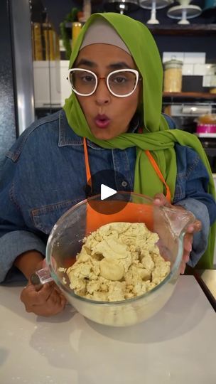 229K views · 4.8K reactions | Ignore the apron, this isn’t sponsored 🤣 I just had it on already when I made these biscuits, this video didn’t make it to the gram before Eid because it... | By Fehmz | Today we're making Nassima Masi's Naan Katai recipe. It's my favourite and if you've ever baked Naan Kathai you know it's all about the crack. 250 grams of butter. A cup and a half of pasta sugar. 250 mils of oil. Now beat it. Beat it real good. We going to sift four cups of flour. Three teaspoons of baking powder. Half a teaspoon of bicarb or baking soda. Sift it like a nutmeg. Just so you know it's not haram. It's the quantity in which you have it. That's the problem. This is only a teaspoon. Now let it get it into our mixture. The dough is done. All we going to do now is roll it into balls Naan Kathai Recipe, Bakra Eid Special Recipes, Khorasan Bread, Tandoori Bread Naan Recipe, Easy Nankhatai Recipe, Ramadan Recipe, Breakfast Appetizers, Just So You Know, Beat It