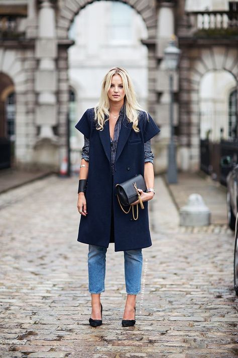 awesome. Anouk in London. #LFW Christine Centenera, Chaleco Casual, Sleeveless Coat, Stockholm Street Style, 2014 Trends, London Street Style, Cooler Look, Smart Casual Outfit, Street Style Inspiration