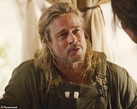 Brad Pitt is back! The actor, 57, make hilarious cameo in Lost City Brad Pitt Now, Snatch Brad Pitt, Brad Pitt Gif, Brad Pitt Lost City, Brad Pitt Snatch, Brad Pitt Thelma And Louise, Brad Pitt The Lost City, Famous Boy, Bradley Pitt