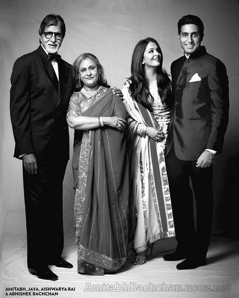 beautiful <3 !!!!! the bachchan family with the beautiful wives! Bachchan Family, Indian Matrimony, Mother Baby Photography, Matrimonial Sites, Aishwarya Rai Bachchan, Amitabh Bachchan, Shah Rukh Khan, Indian Movies, Meme Funny