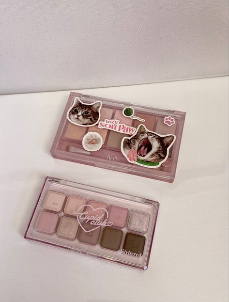 Lilybyred Eyeshadow, Makeup Products Eyeshadow Palette, Makeup Products Eyeshadow, Kbeauty Korean Makeup, Korean Makeup Products, Aesthetic Packaging, Soft Paws, Chinese Makeup, Makeup Aesthetic