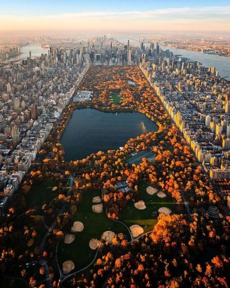 CLICKS of NEW YORK on Instagram: "A different view of New York Comment ❤️ if you love this photo ! . 📸: @craigsbeds . 👉 Follow @clicksofnewyork for more amazing pictures of New York. . . . . . . . . ___________________________ #clicksofnewyork #newyork #newyorkcity #newyorker #newyork_instagram #newyorknewyork #newyork_ig #newyorklife #ilovenewyork #newyorkcitylife #newyorkers #newyorklike #newyorkgiants #newyorkstate #topnewyorkphoto #newyorkphoto #newyorkgram #newyork_world #newyorkphotograp Nex York, New York City Central Park, Central Park Nyc, New York Pictures, New York Photos, New York Life, Visit New York, New York City Travel, Ny City