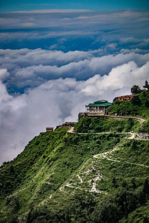 Uttarakhand Beauty, Mussoorie Uttarakhand, Upsc Motivation, India Tourism, Goa Travel, Genoa Italy, Army Images, Village Photos, Kashmir India