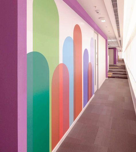 School Office Design Ideas, Mural Wall Painting, School Lobby, Office Graphics, Bedroom Wall Decor Ideas, Daycare Decor, Church Interior Design, School Hallways, Corporate Office Design