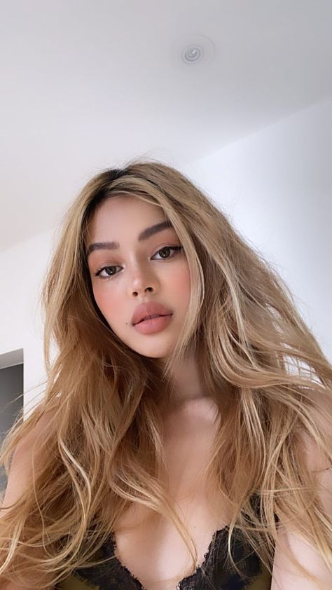 Lily Maymac, Selfie Ideas, Real Housewives, Red Hair, Hair Makeup, Lily, Blonde, Long Hair Styles, Hair Styles