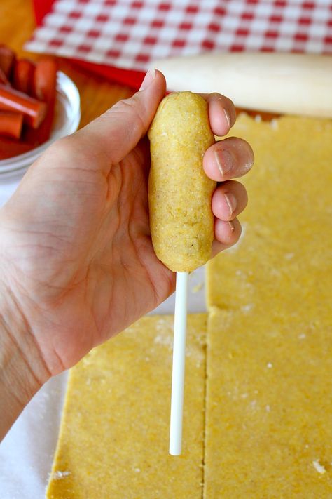 Baked Corn Dogs Baked Corn Dogs Oven, Veg Corn Dog, Corn Dog Recipe Without Cornmeal, Fair Style Corn Dogs, Fair Corn Dog Recipe, Baked Corn Dogs, Gluten Free Corn Dogs, Oven Baked Corn, Homemade Corndogs