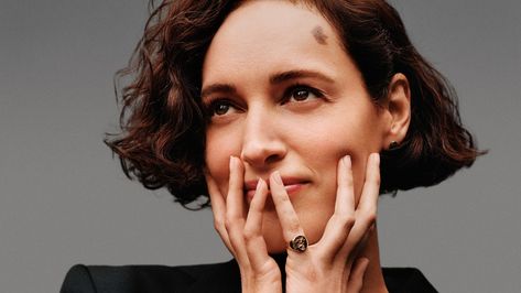 Phoebe Waller-Bridge on Her “Surreal” Journey From ‘Fleabag’ to ‘Indiana Jones’ Phoebe Waller Bridge Hair, Martin Mcdonagh, Alasdair Mclellan, Comedy Tv, Indiana Jones, Vanity Fair, Modern Woman, Comedians, Rocker