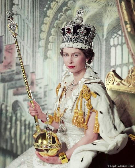 Queen Elizabeth II (Fan Page) on Instagram: “Today marks the 67th Anniversary of Her Majesty The Queen's Coronation!  Some facts about the Coronation: 1. It was the first Coronation…” Ratu Elizabeth, Queen's Coronation, Imperial State Crown, Rainha Elizabeth Ii, Queen E, Reine Elizabeth, Queen Jewelry, Cecil Beaton, Elisabeth Ii