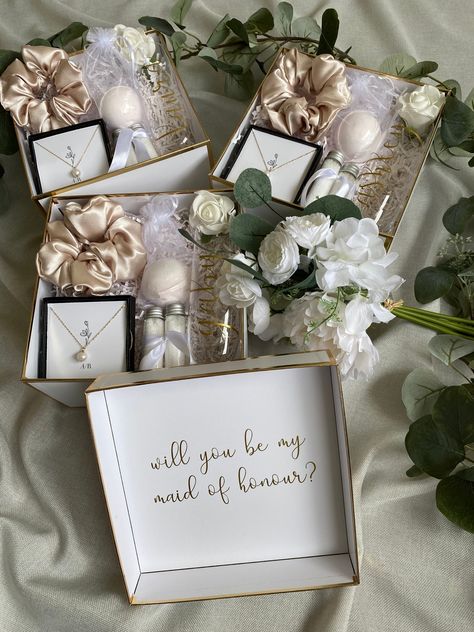 Classy Bridesmaids Gifts, Bridal Proposal Box Ideas Simple, Bridesmaid Proposal Items, Wedding Boxes For Bridesmaids, Bridesmaids Asking Ideas Boxes, Thank You Bridesmaid Gifts, Bridal Boxes Be My Bridesmaid, Will You Be My Bridesmaid Box, Bridesmaid Proposal Ideas Diy