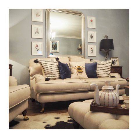 Farrow and ball Parma grey lounge. With Laura Ashley lynden adele natural linen sofa hm home cushion and bee cushion Parma Grey, Natural Linen Sofa, Bee Cushion, Laura Ashley Sofa, Ashley Sofa, Hm Home, Grey Lounge, Farrow And Ball, Linen Sofa