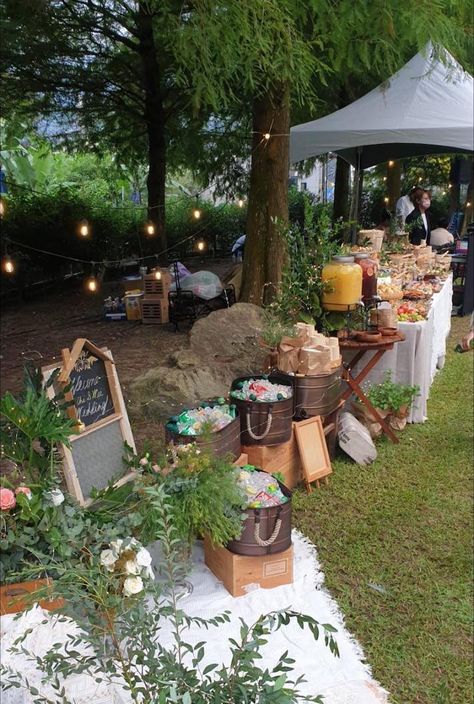 Bbq Food Display, Backyard Rehearsal Dinner, Outdoor Wedding Foods, Backyard Bbq Wedding Reception, Backyard Wedding Food, Costco Food, Bbq Wedding Reception, Backyard Bbq Wedding, Wedding Feast